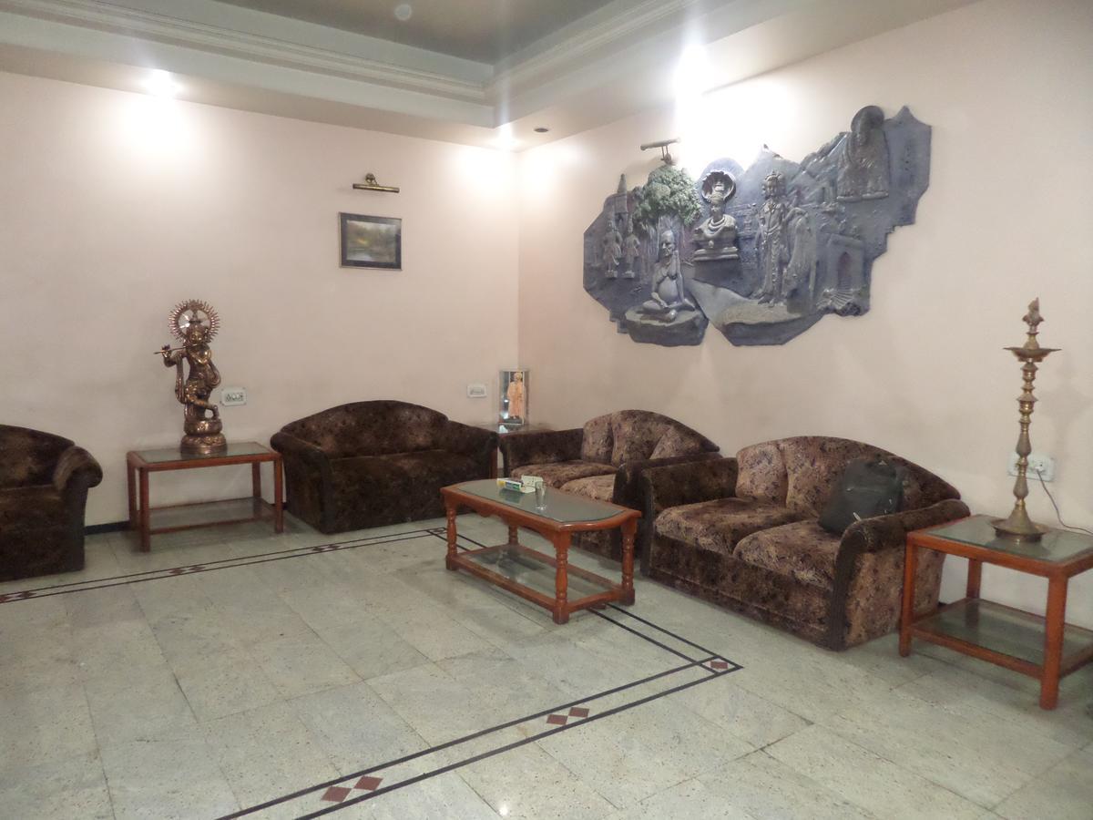 Hotel Ambessador Executive سولابور المظهر الخارجي الصورة