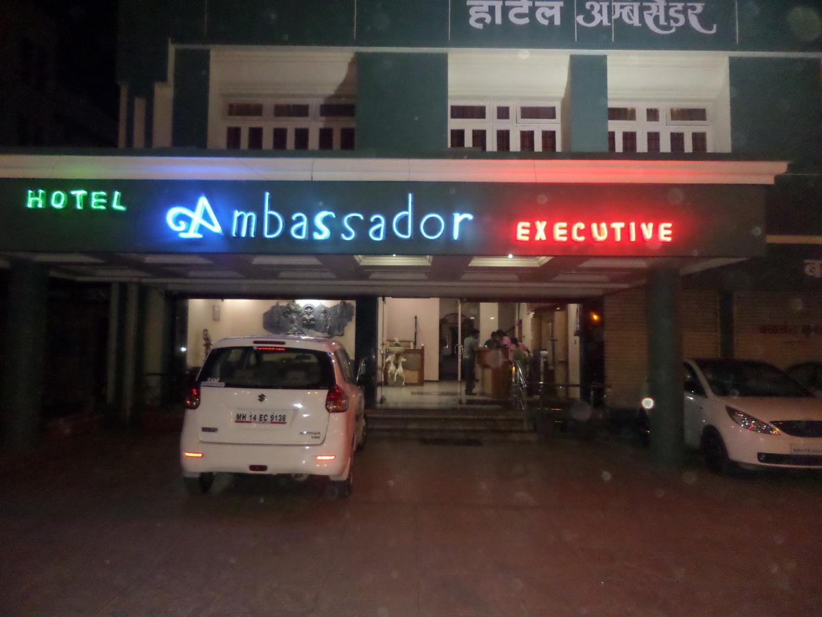 Hotel Ambessador Executive سولابور المظهر الخارجي الصورة