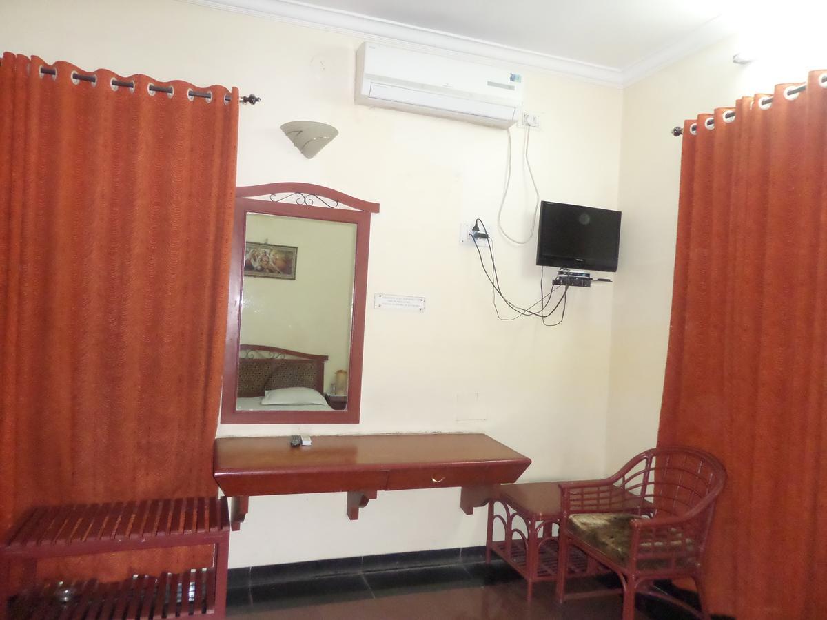 Hotel Ambessador Executive سولابور المظهر الخارجي الصورة