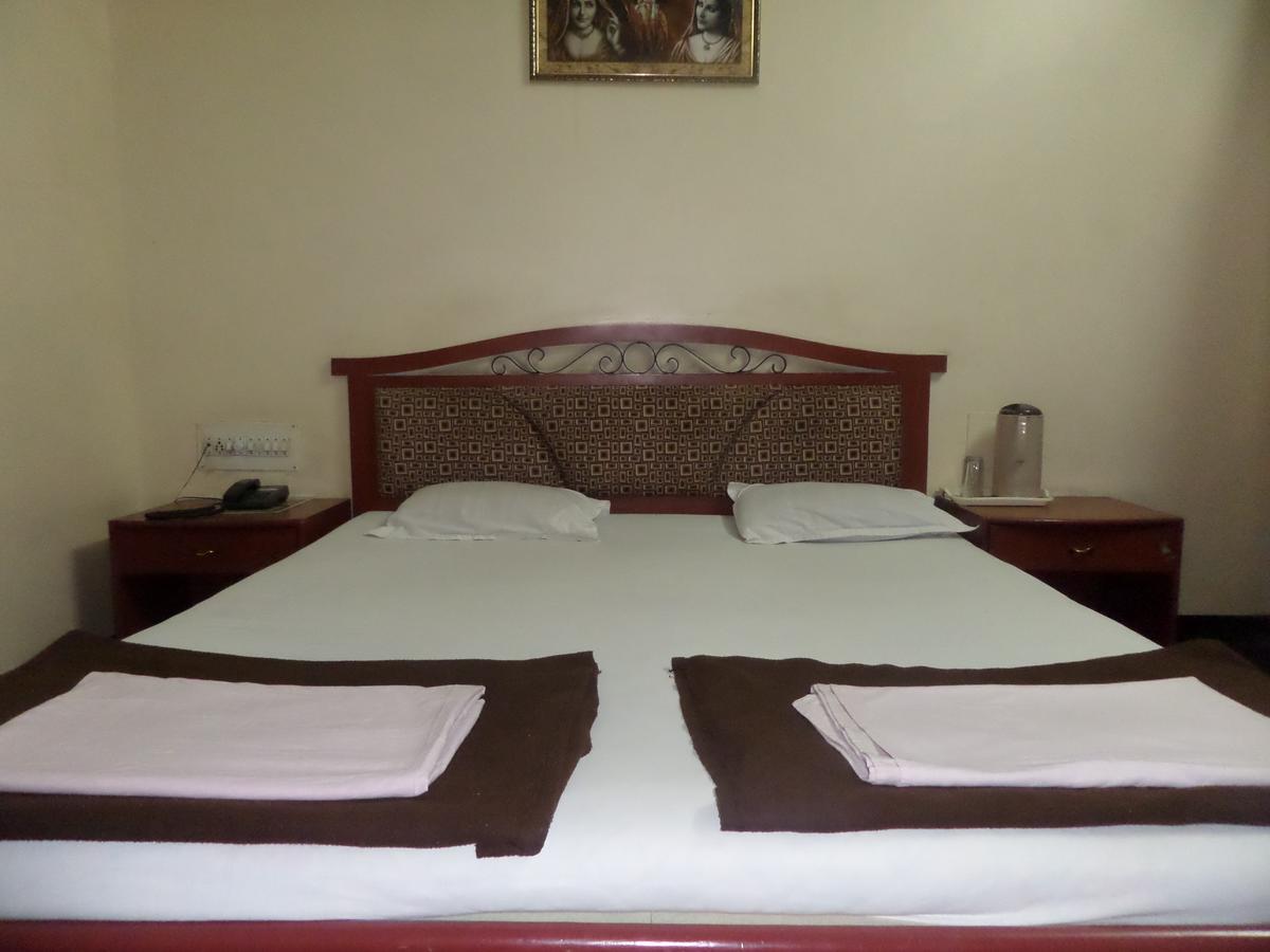 Hotel Ambessador Executive سولابور المظهر الخارجي الصورة